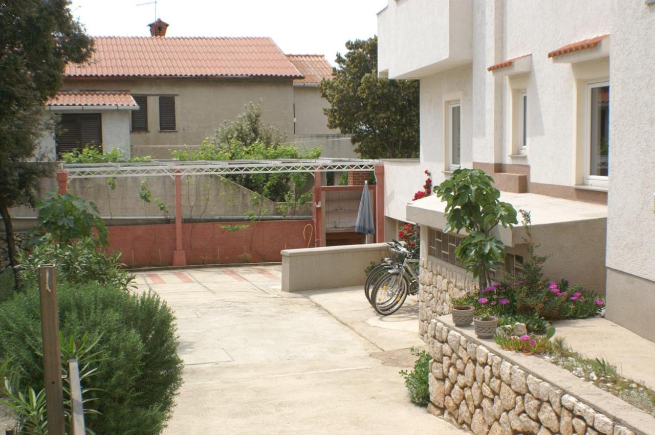 Apartments By The Sea Mandre, Pag - 4098 Kültér fotó