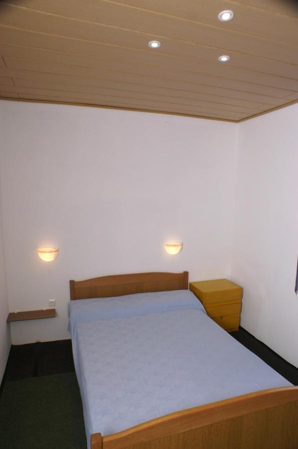 Apartments By The Sea Mandre, Pag - 4098 Kültér fotó